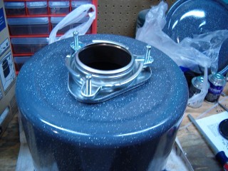 The pot with flange mounted